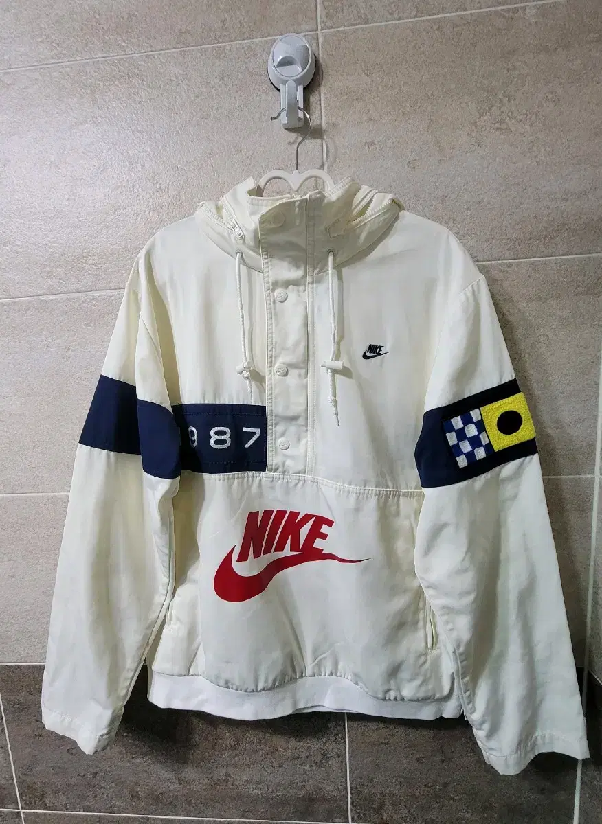 Nike Reissue Woven Anorak.  Size 100