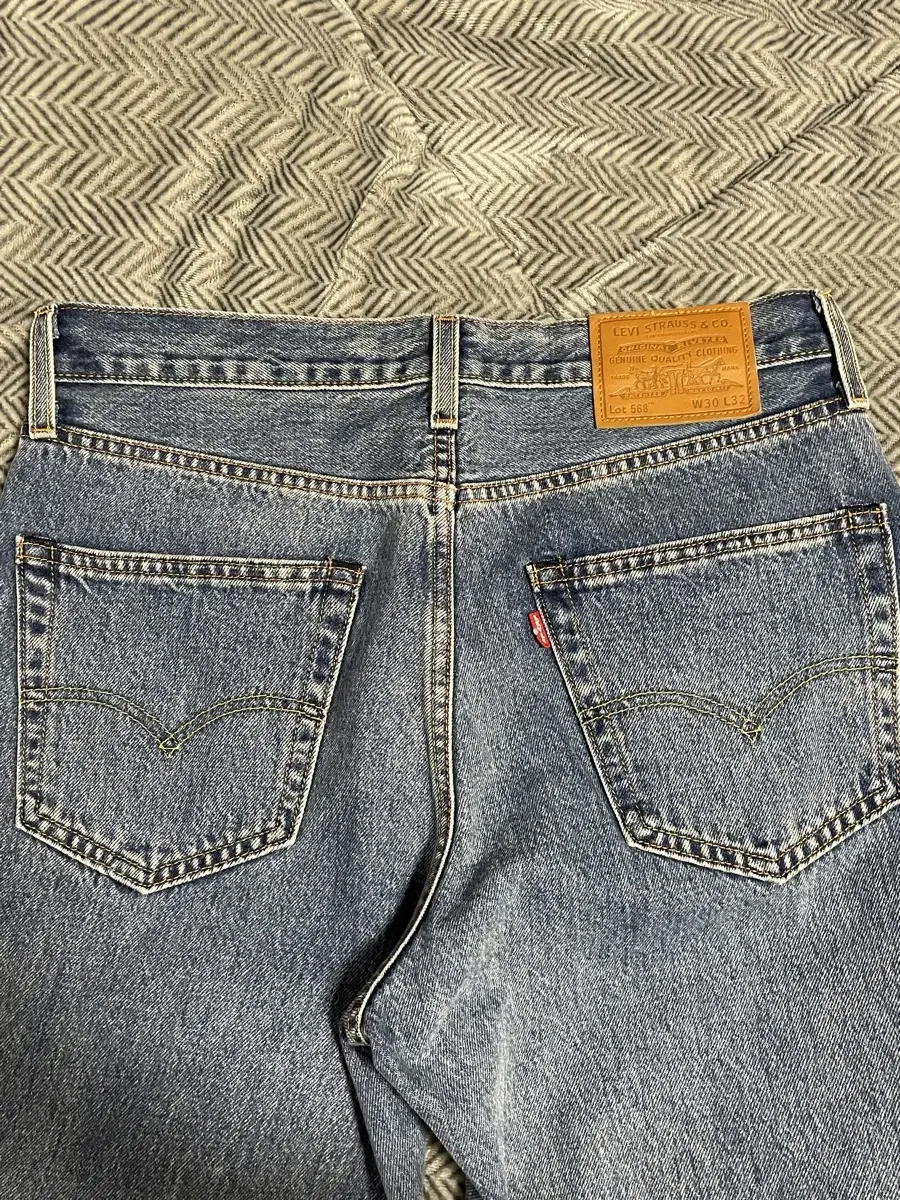 Levi's 568 Stayloose MediumIndigo 30/32