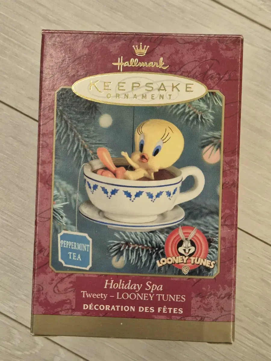 Hallmark Looney Tunes Twitty Teacup Ornament