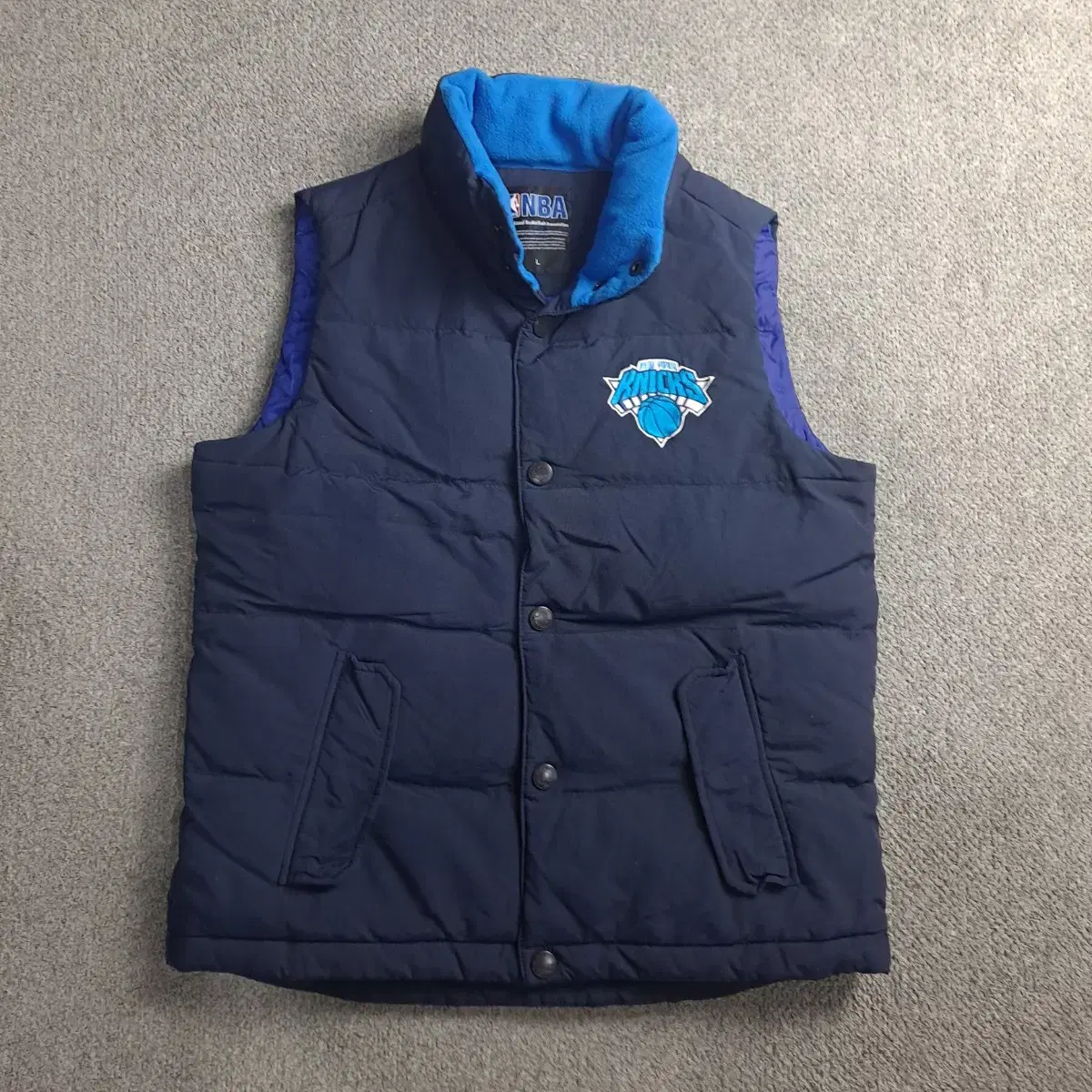 L NBA New York Knicks Duck Padded Vest