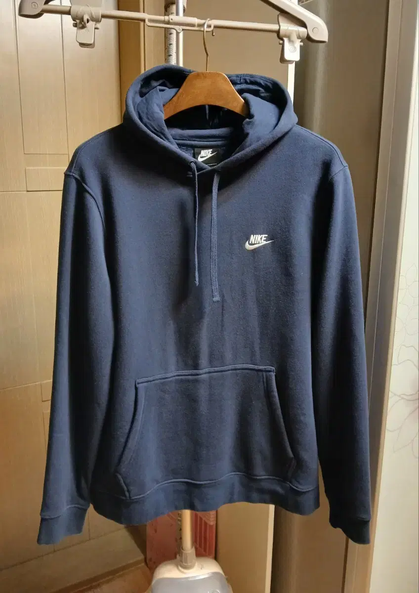 Men's Nike Hoodies (105)