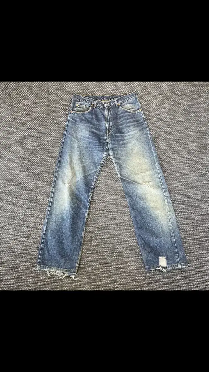 (32) Levi's 607 Orange Tabbed Distressed Wash Denim Pants