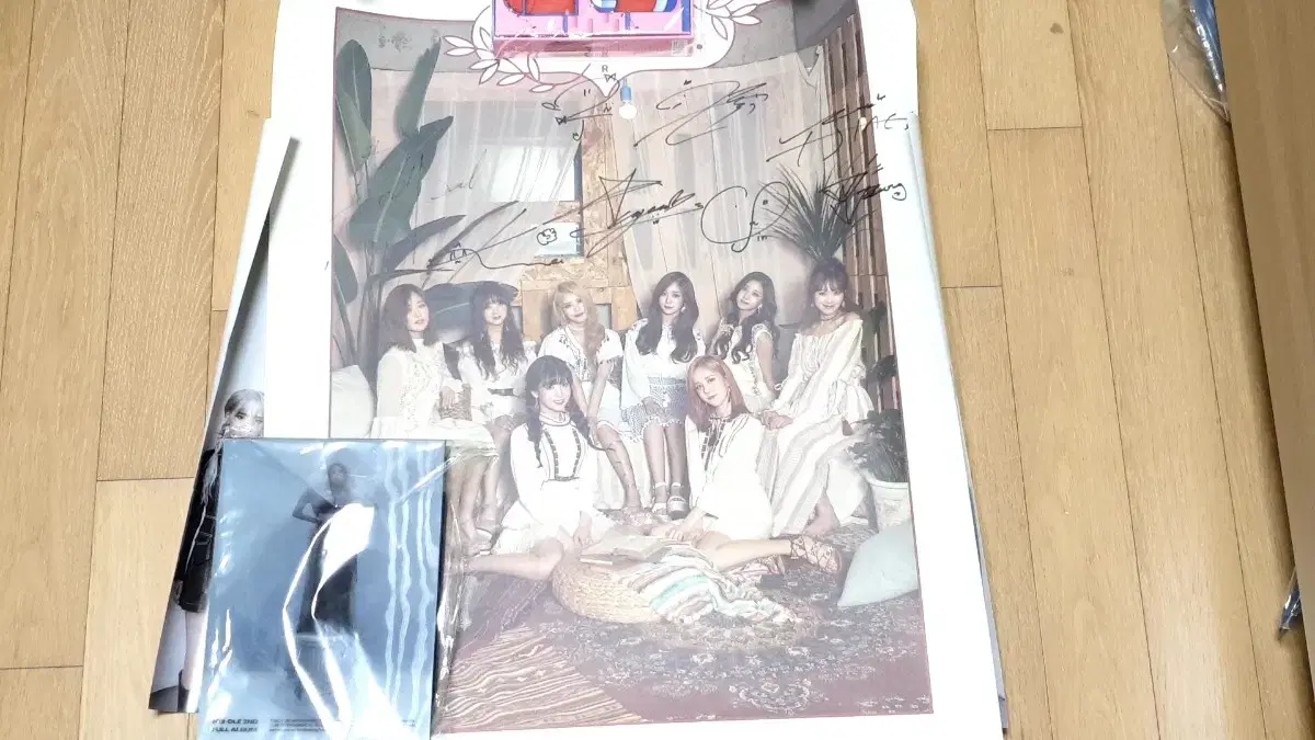 Lovelyz sign signature poster lovelyz