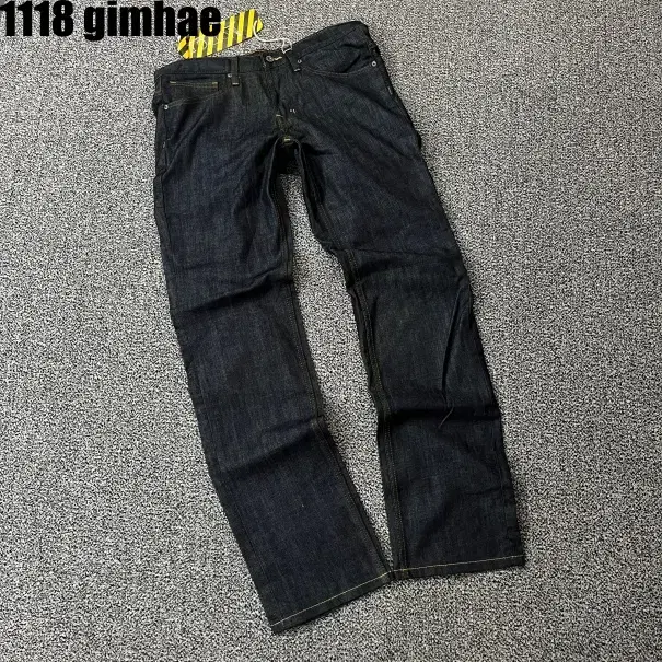 34 Fubu Saint Jean Jeans (New)