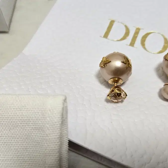 디올 트라이벌 귀걸이 로즈골드 Dior 이어링