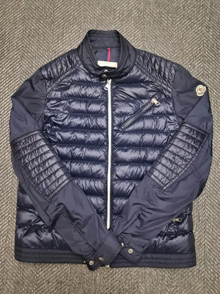 Men100) Moncler Lightweight Padded Jacket - Genuine