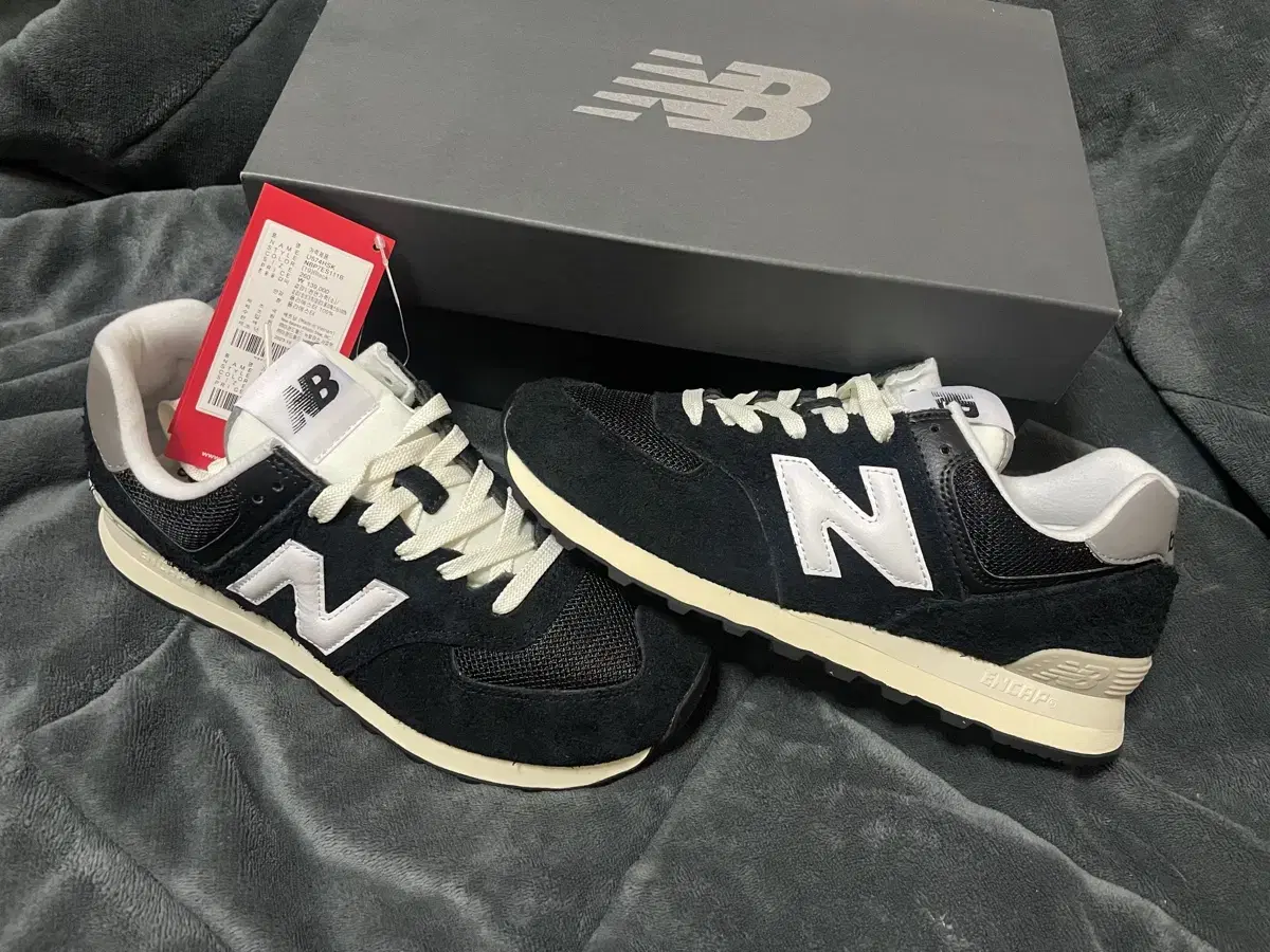 New Balance 574Heritage Deep Black Size 260