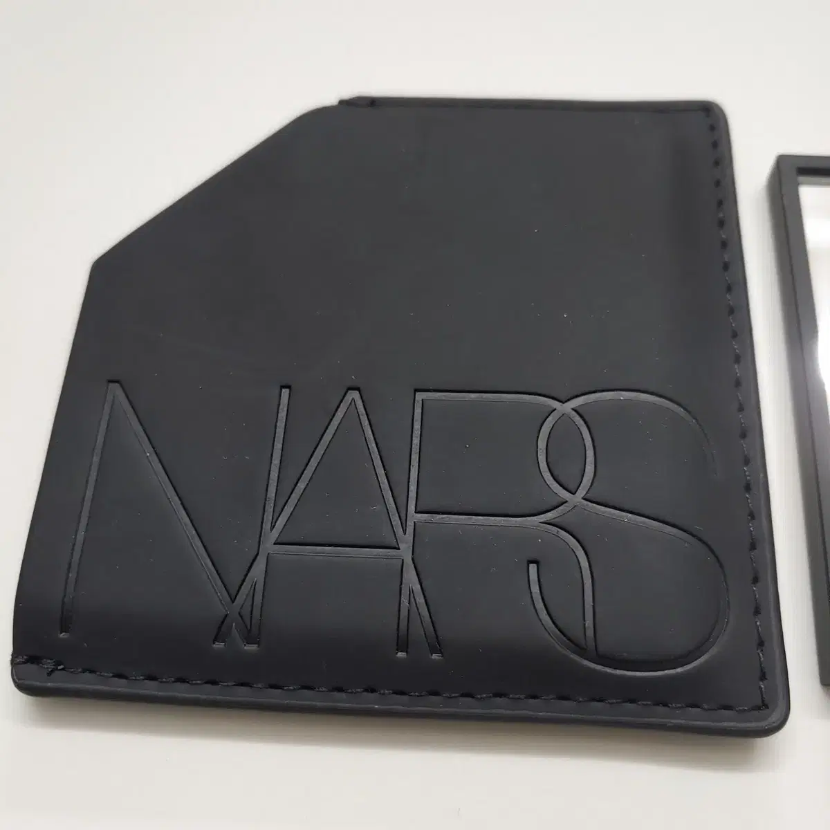 나스 NARS 거울