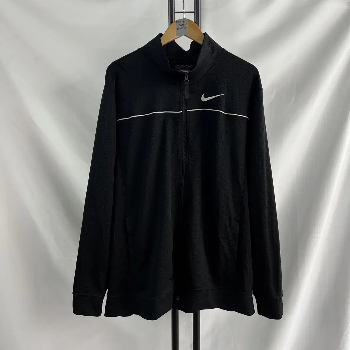 [Authentic/2XL] Nike Swoosh Dry Fit Black Performance Zip-Up/Jersey