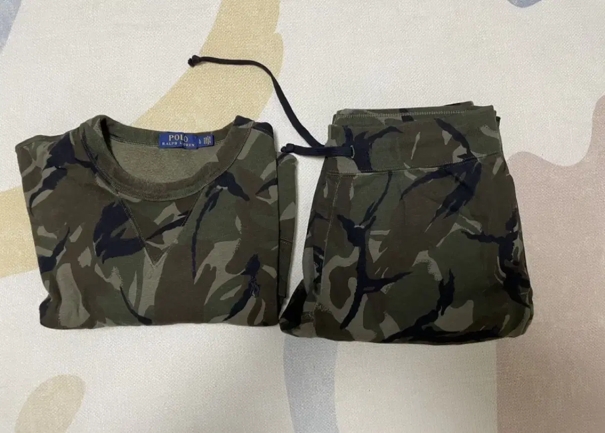 Polo Ralph Lauren Military set-up (top L, bottoms M) Fleece