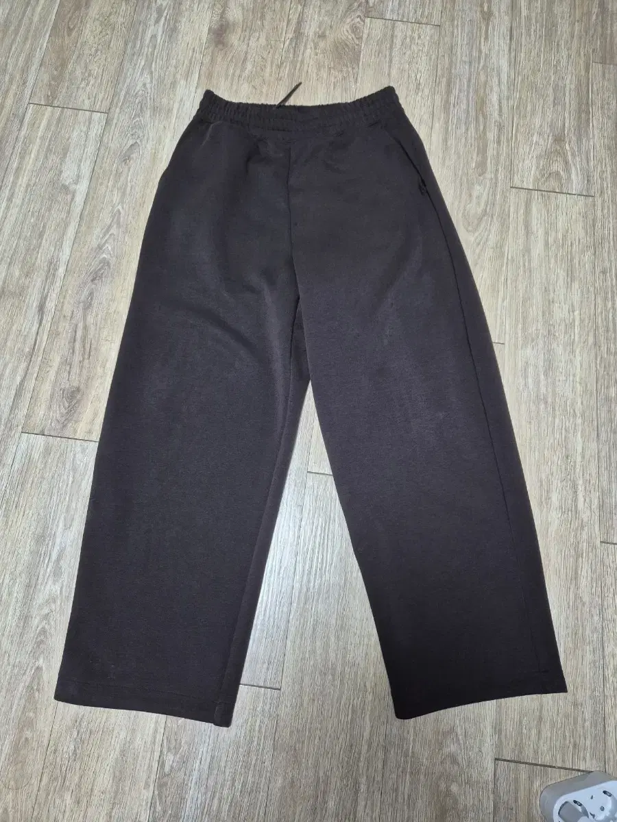 Uniqlo C Sweatpants Dark Brown Short Length M