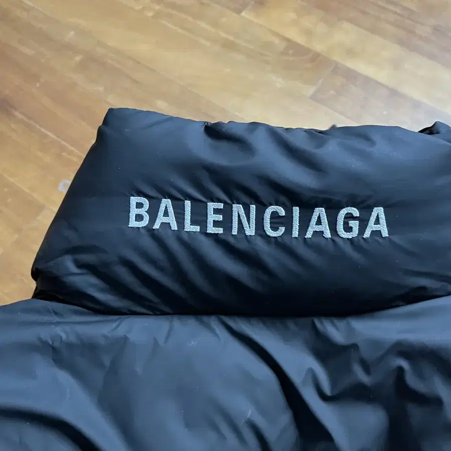 Balenciaga puffer wrap 발렌시아가 패딩