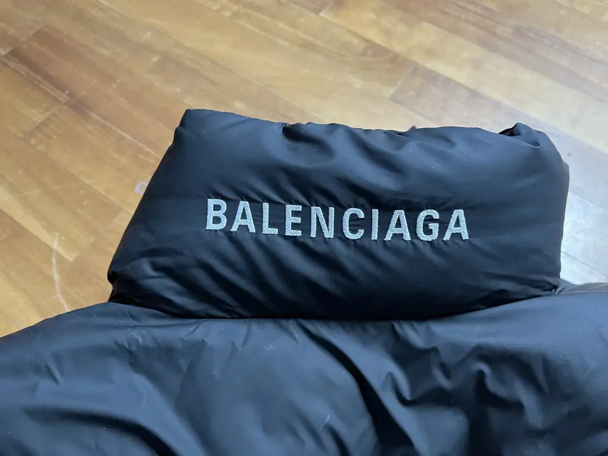 Balenciaga puffer wrap 발렌시아가 패딩