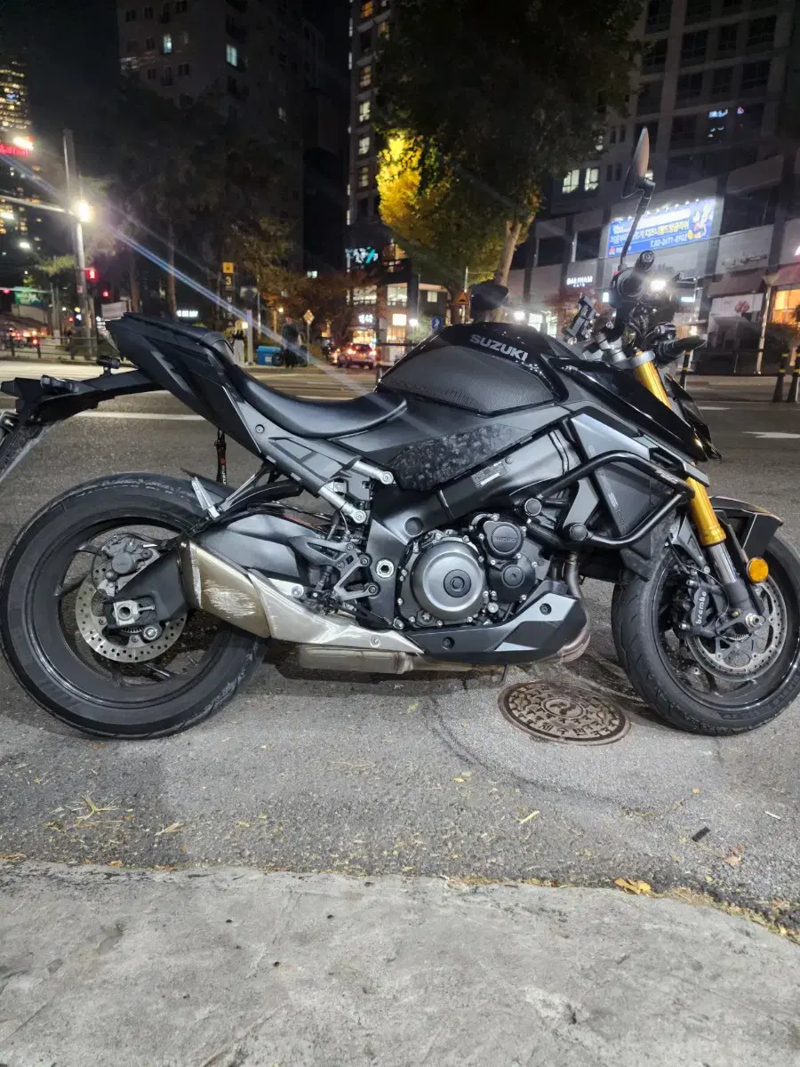 2022 스즈키 GSX - S1000 판매합니다.