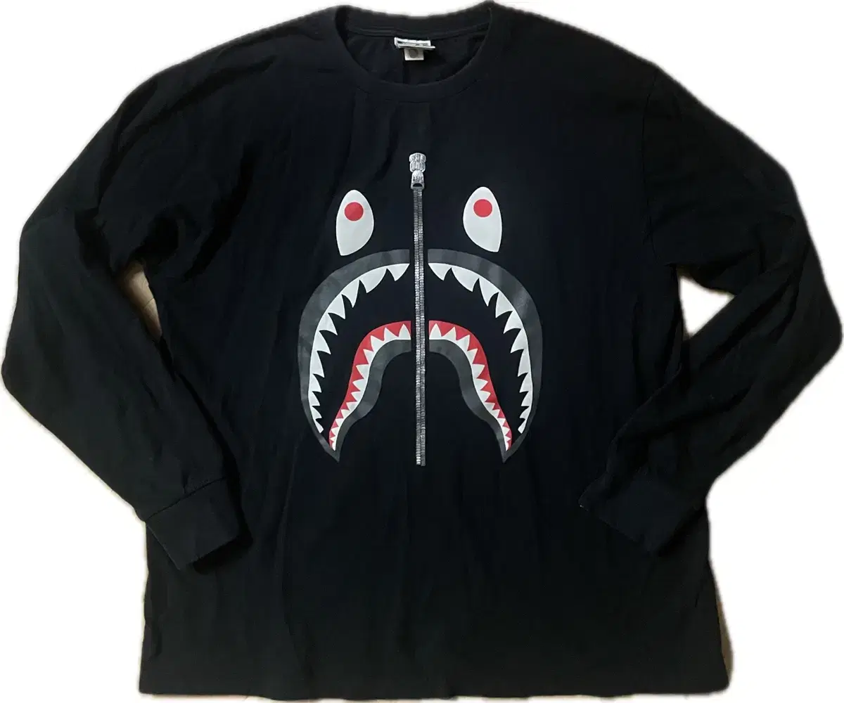 (Rare, Quick sale) Vape Shark Long Sleeve Long Sleeve T-Shirt Black XL