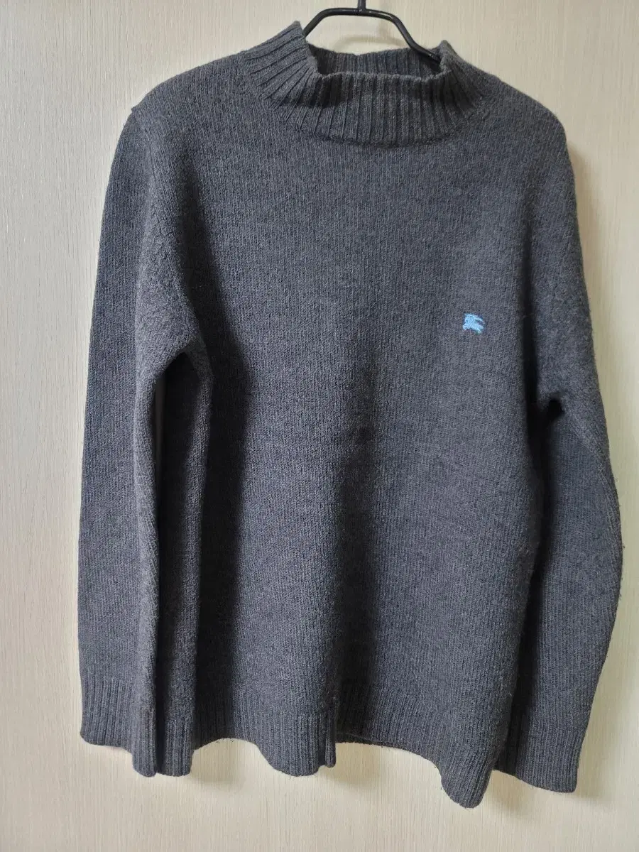 (Genuine) Burberry Black Label Knit Sweater 55ㅡ66