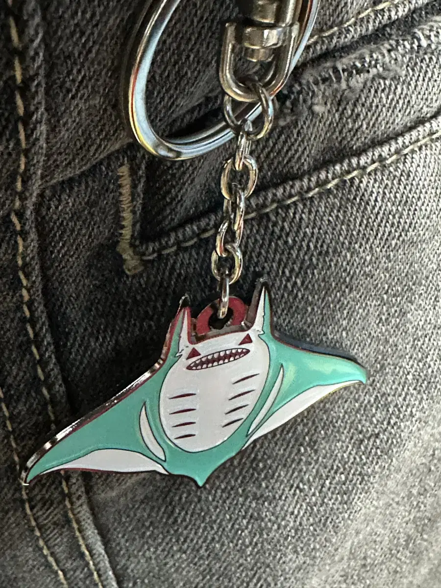 Chen Waves Stingray Keyring