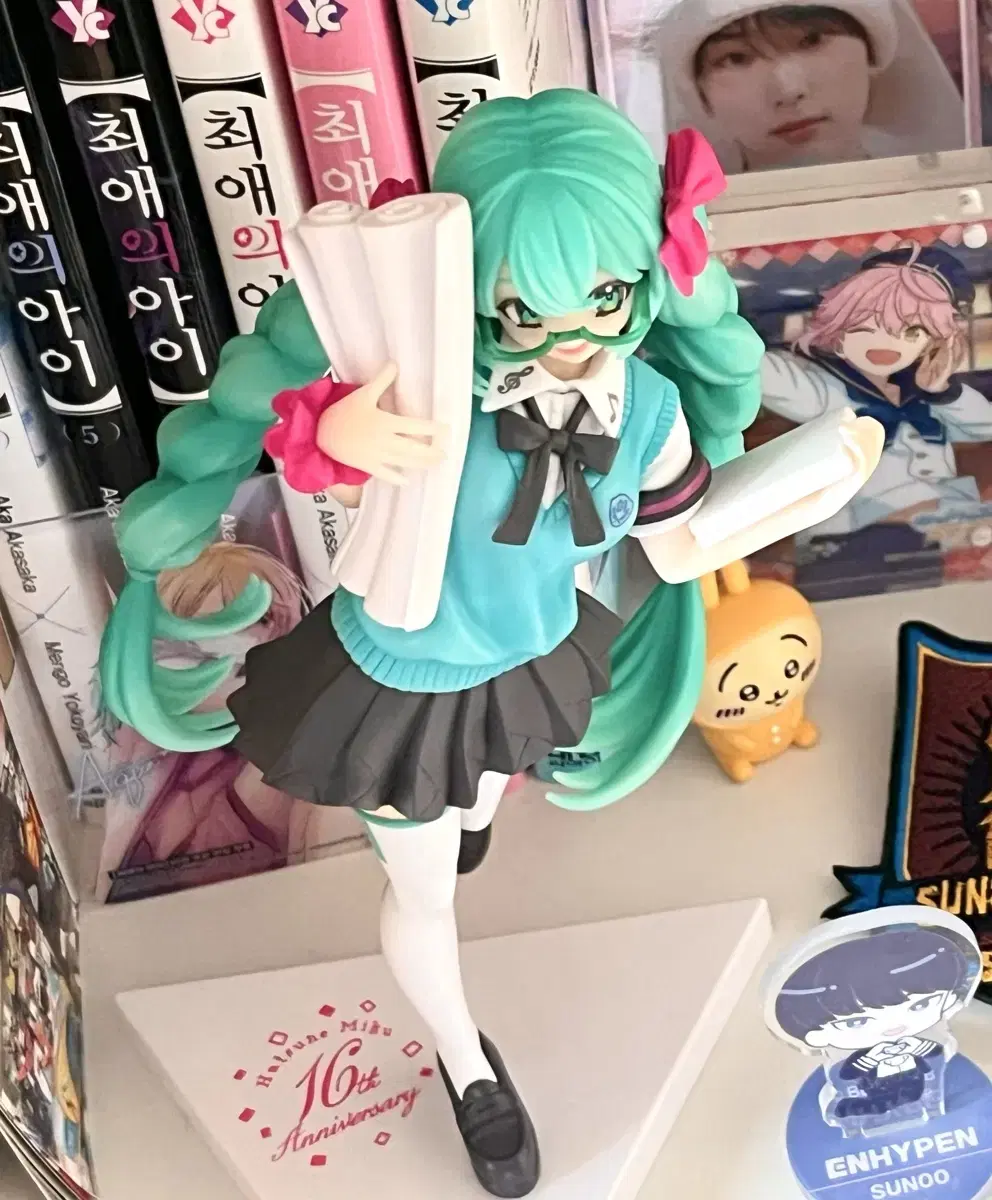 Hatsune Miku 16th Anniversary Figure Buta Version