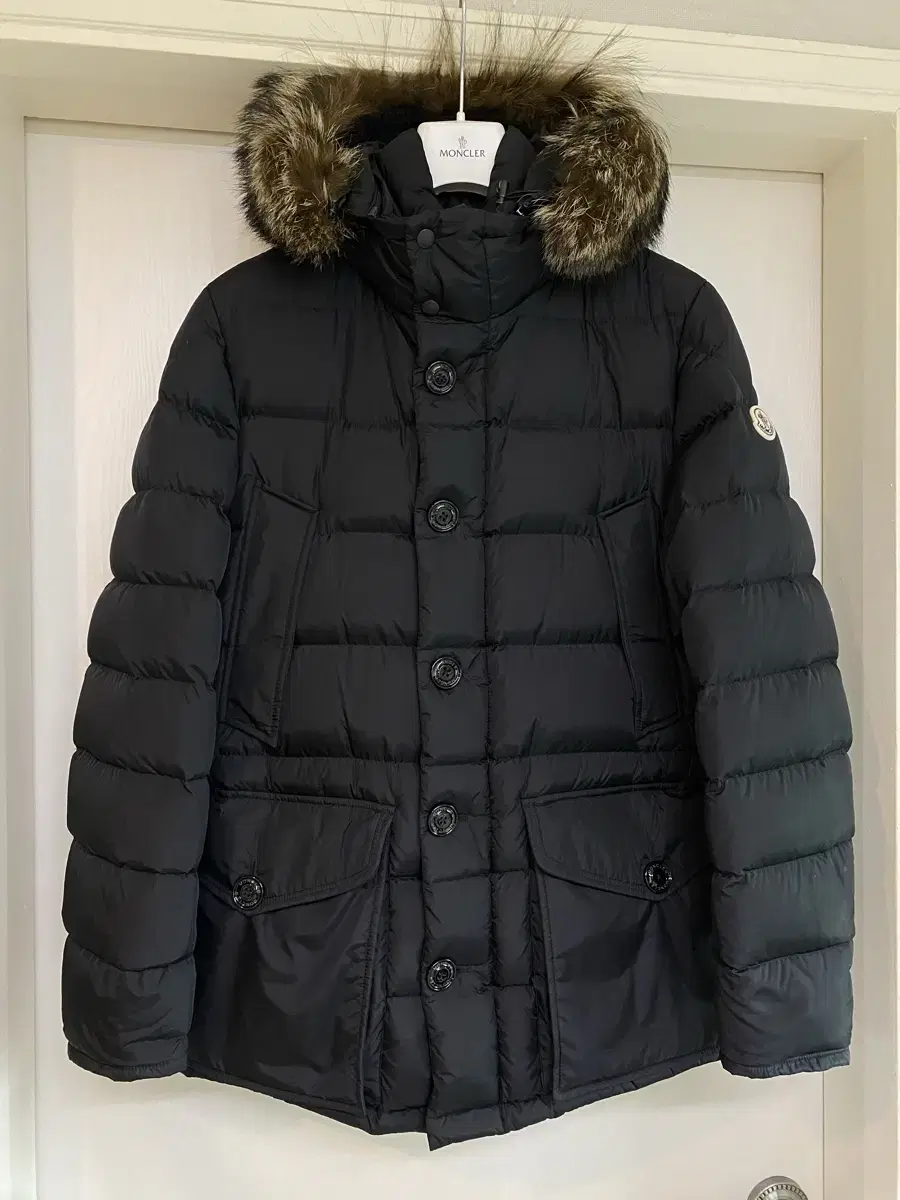 [3] 22 23 Moncler Moncler Cluny Padded Black