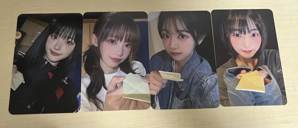 QWER beatroad sells photocards photocard 