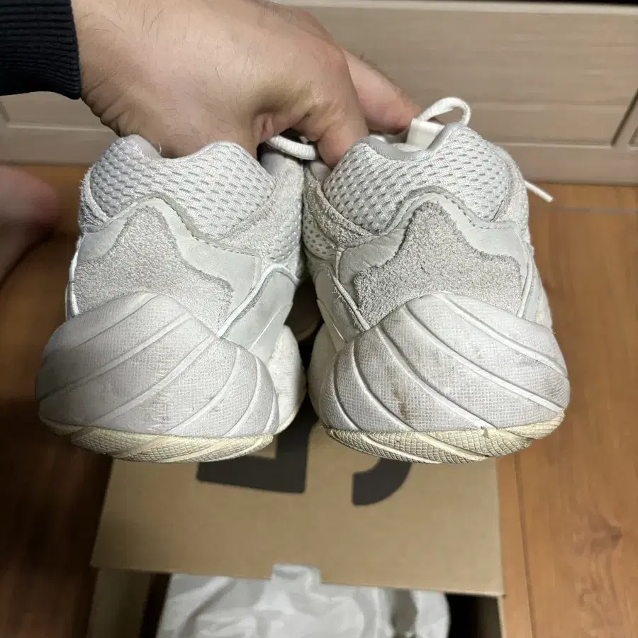 이지 yeezy 500 본화이트