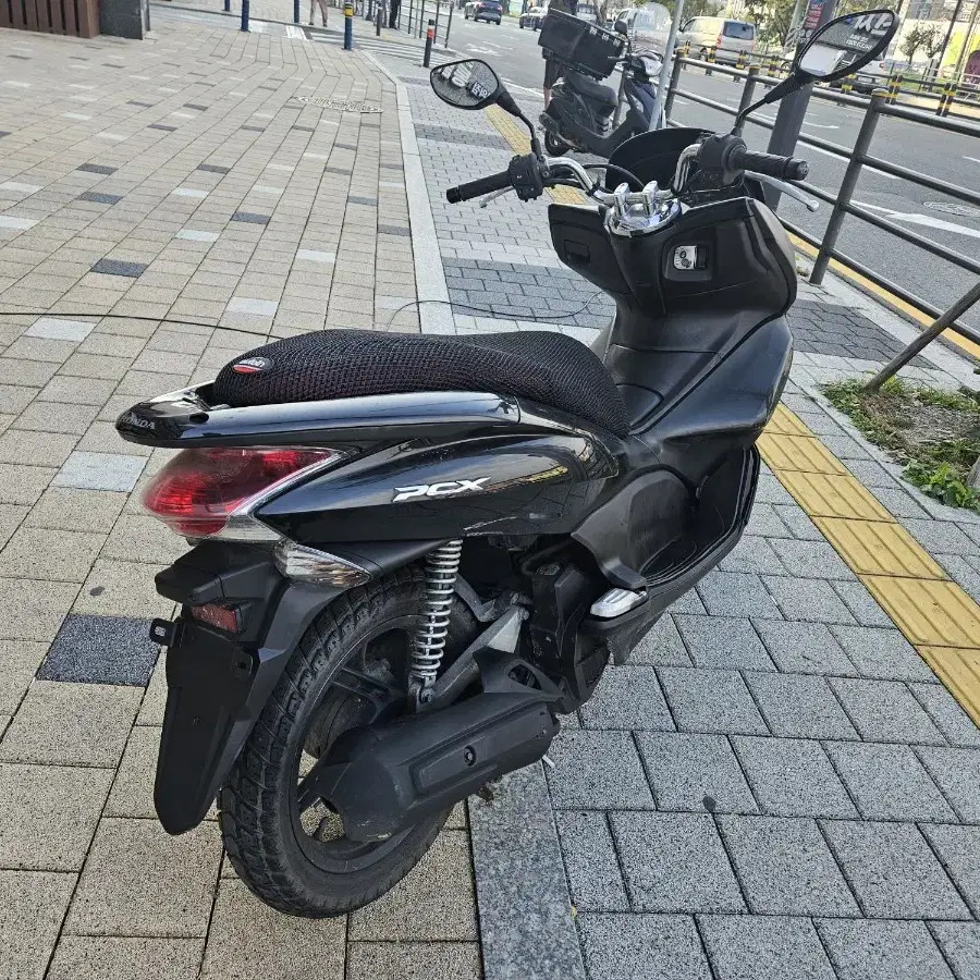 천안 평택 14년식 혼다 pcx125 2만키로 판매. 충청 경기 아산