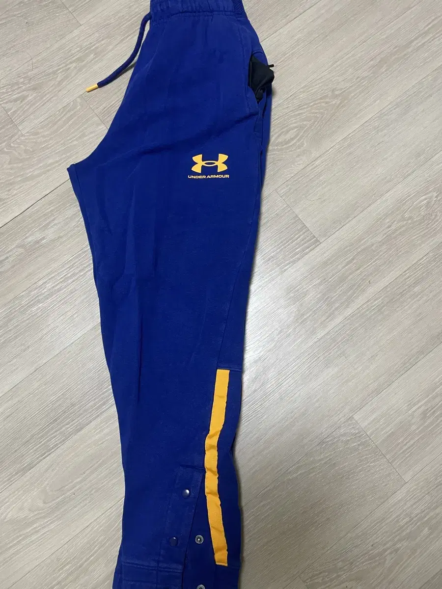 Under Armour pants