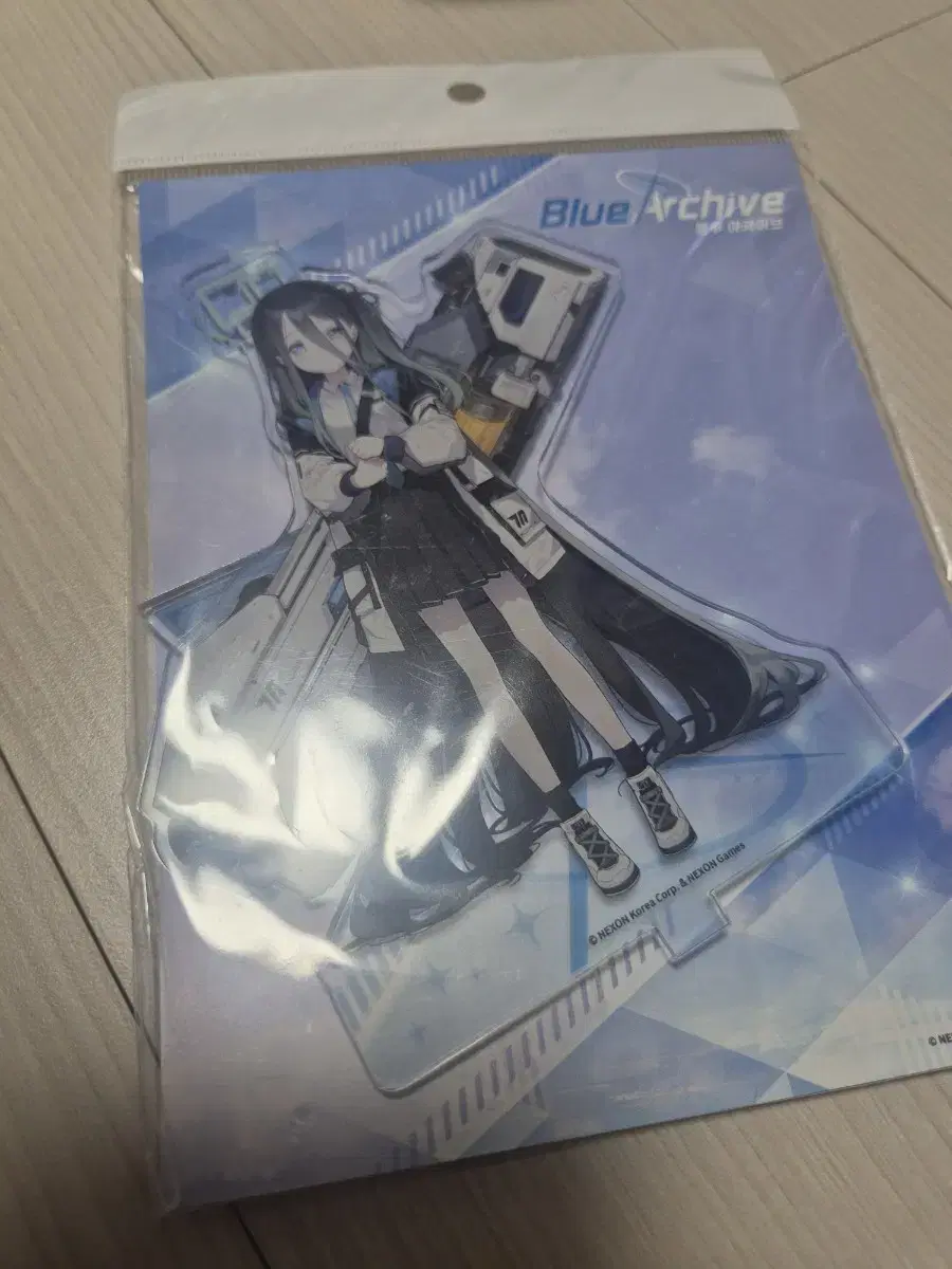 Bloo Archives Aris acrylic stand