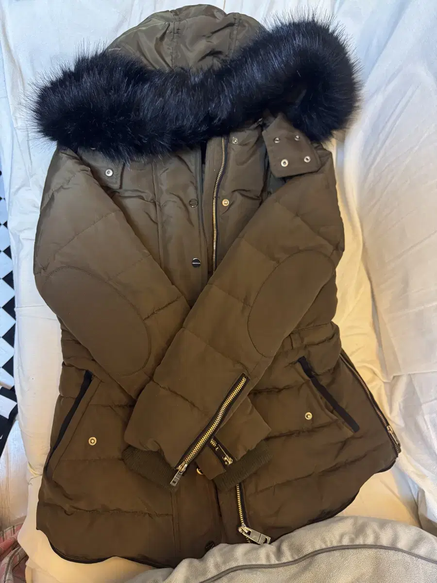 Zara WomenDuck down padded raccoon with detachable hat