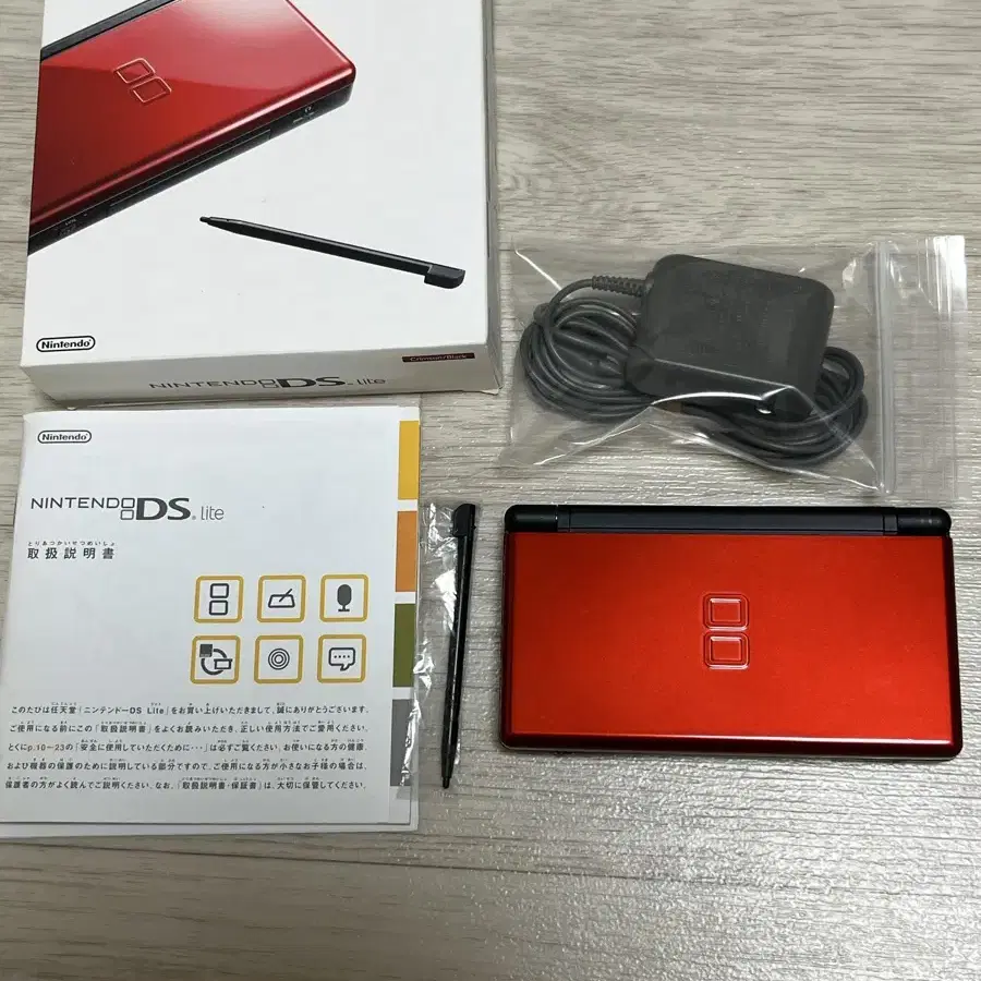 닌텐도 ds lite 미품급 팝니다