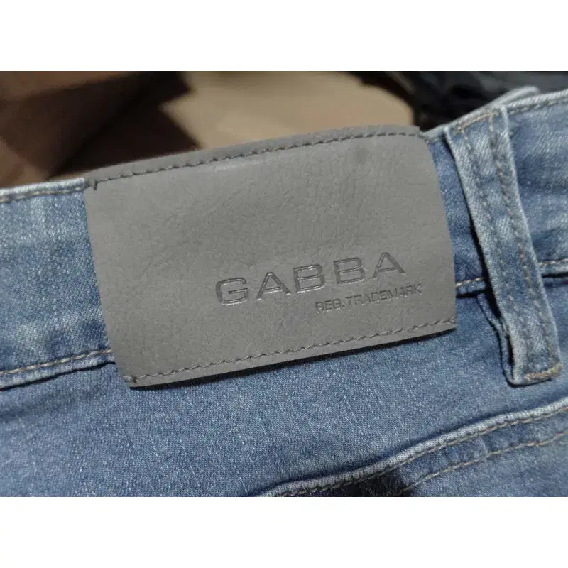 34/ 유럽브랜드 GABBA/ 스판데님팬츠/2춘1028