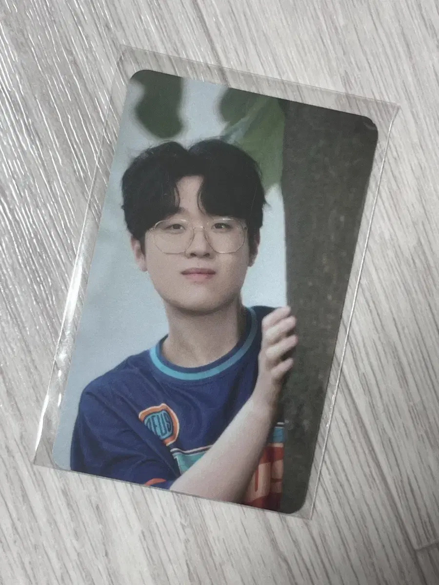 Lucky T One Zeus Photocard