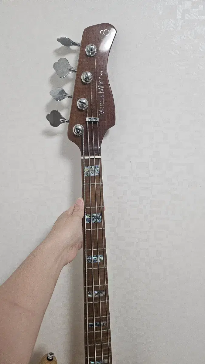 SIRE V10 Bass 4-string