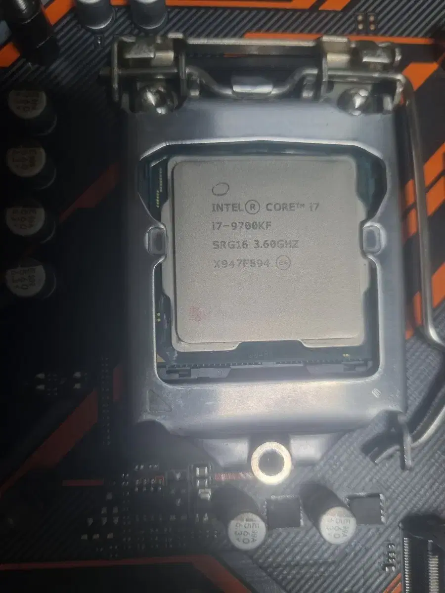 I7 9700kf+메인보드+수냉쿨러