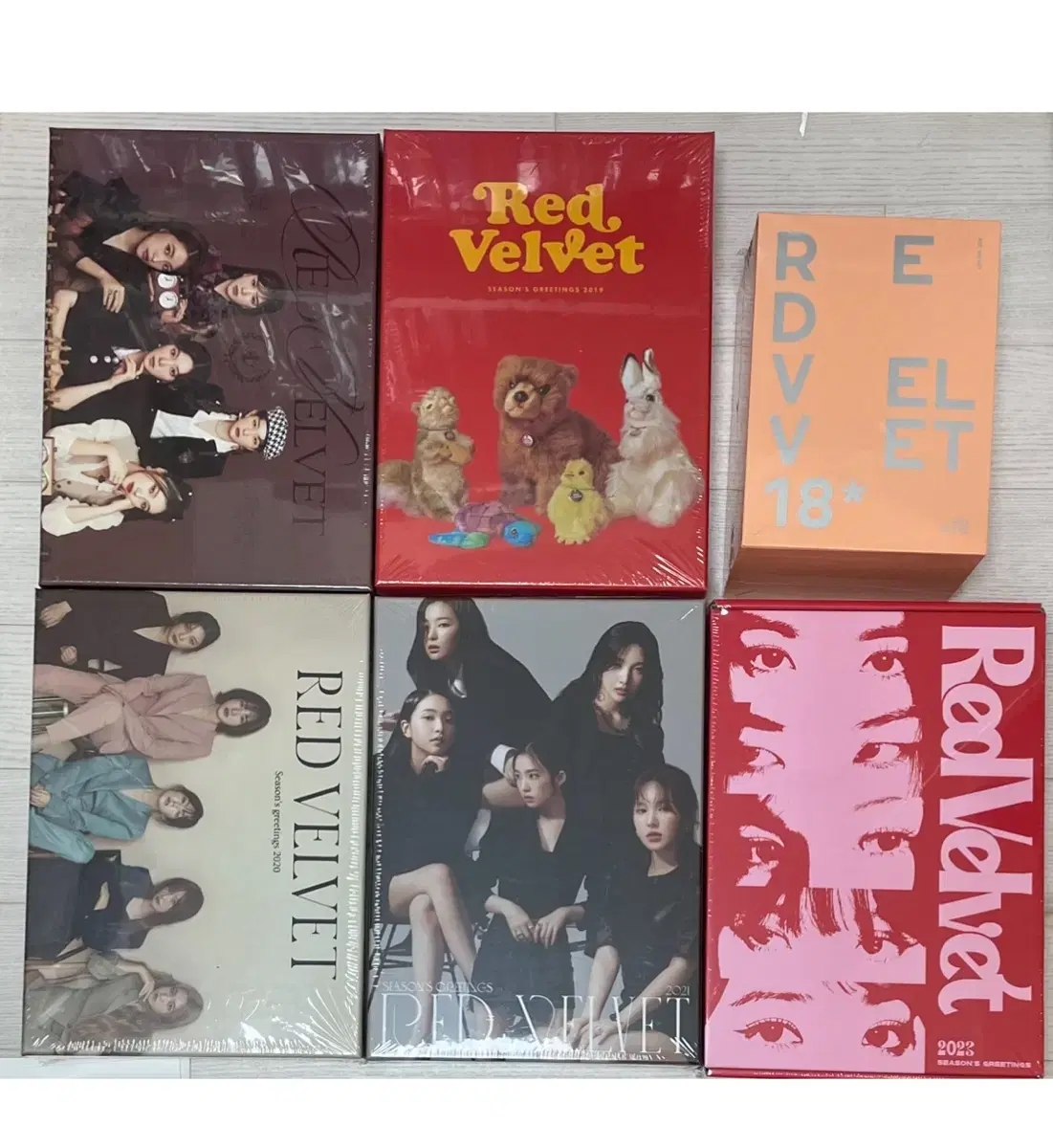 Unsealed) red velvet season's greetings bulk wts sell photocard