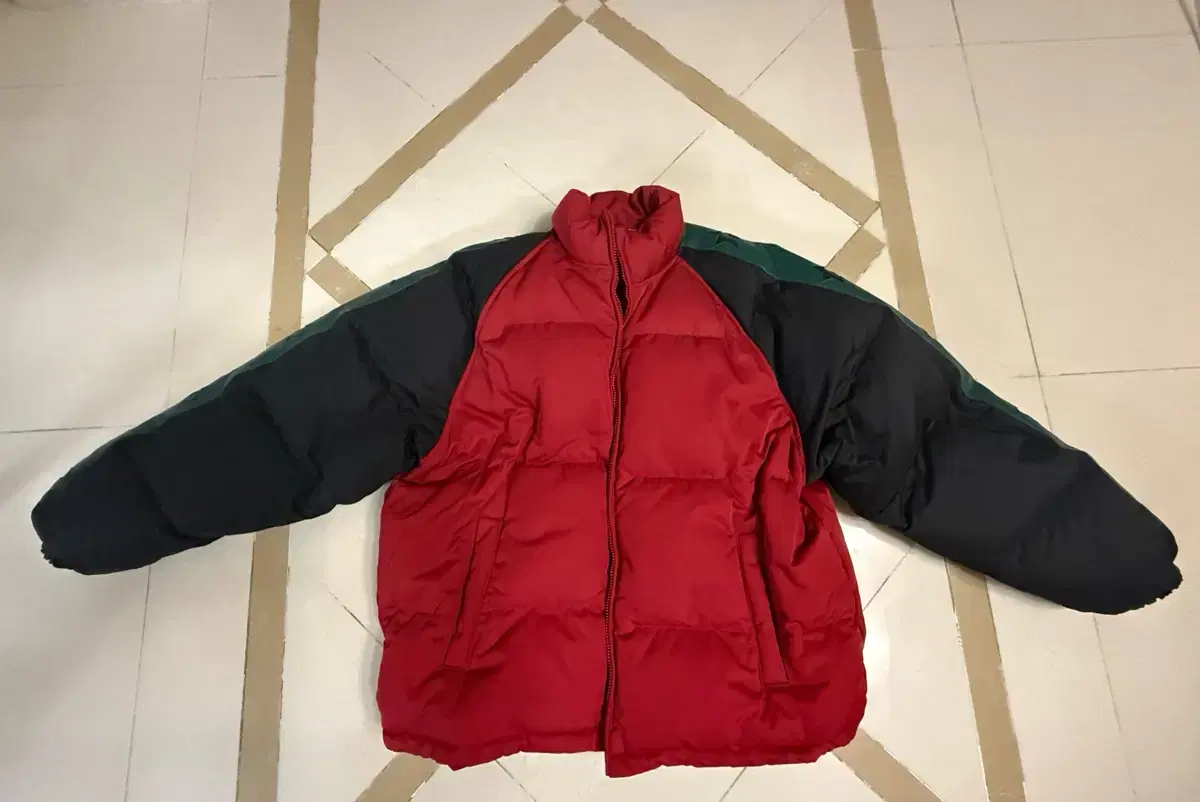 23 FW- Supreme Starsleeve Pooper Jacket