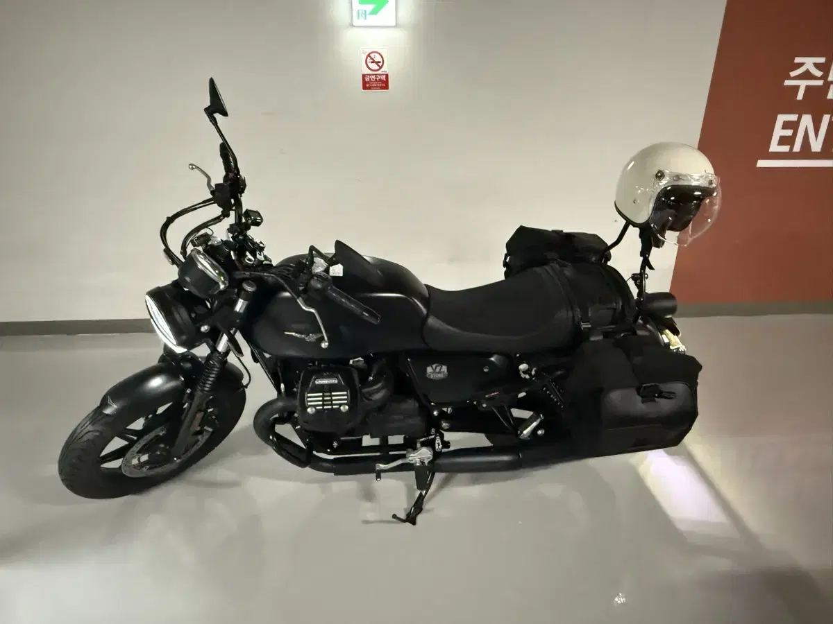 모토구찌(Motoguzzi) V7 Stone 850 22년식(23년 등록