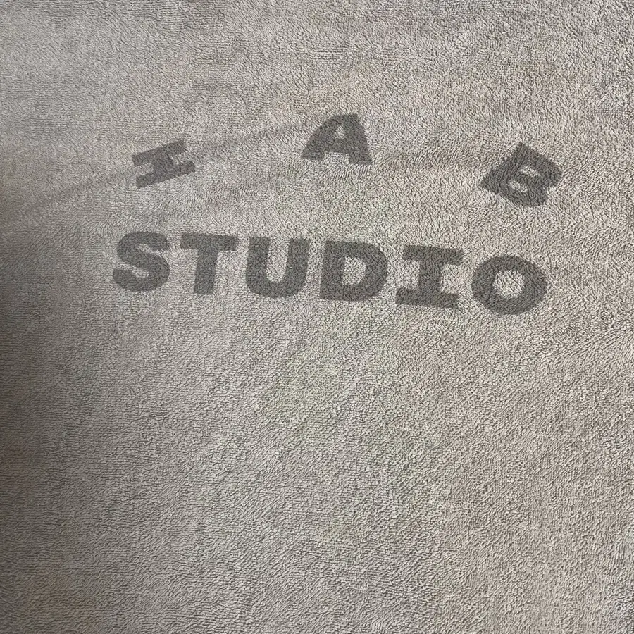 IAB STUDIO 라지