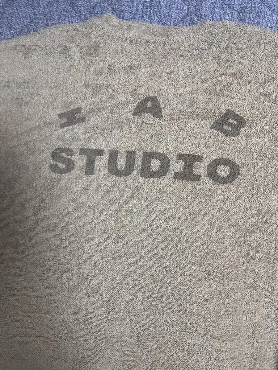 IAB STUDIO 라지