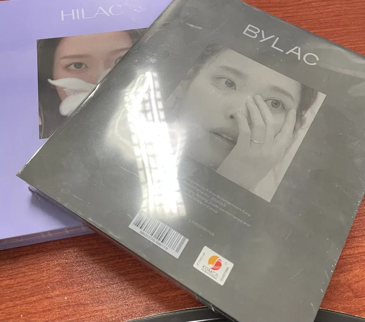 IU Lilac/Bilac album sealed preorder poster included