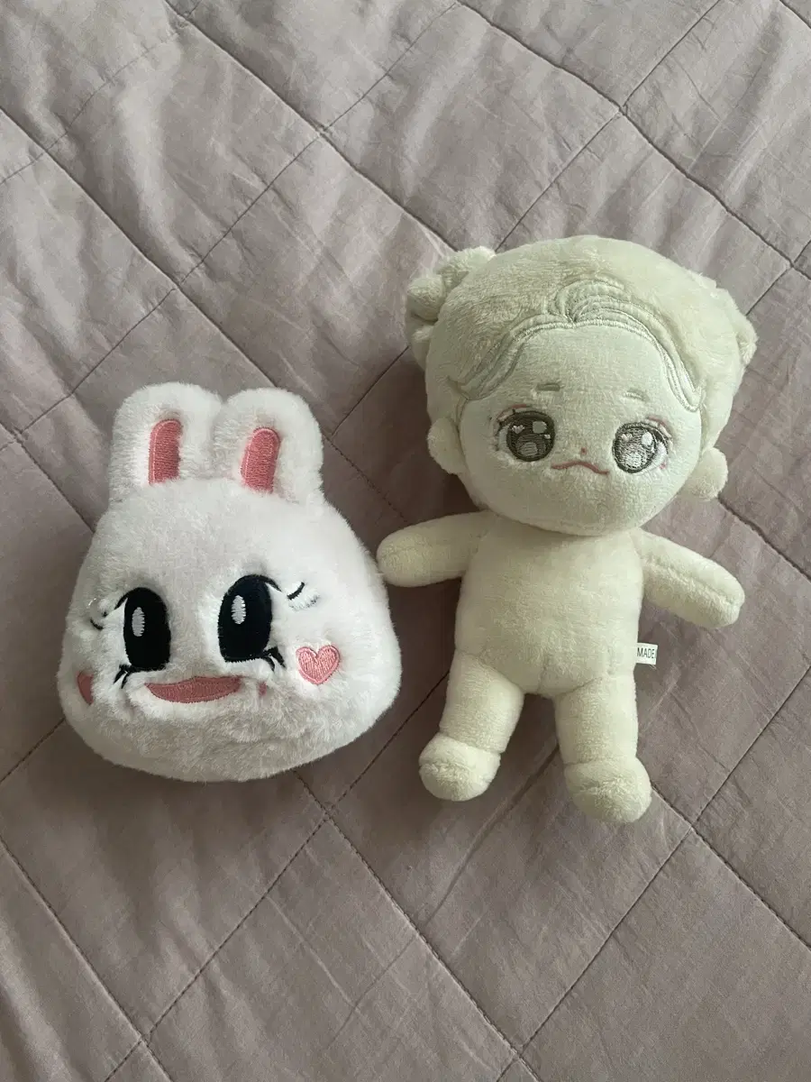 MAMAMOO solar doll Doremi, Yongki Fei Pow