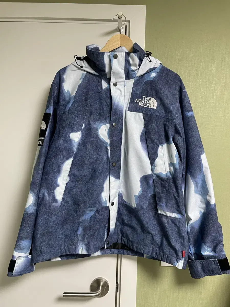 Supreme x The North Face Bleached Jacket