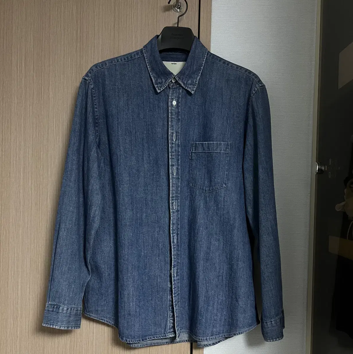 [size 4]Pottery button-down mid-blue denim shirt