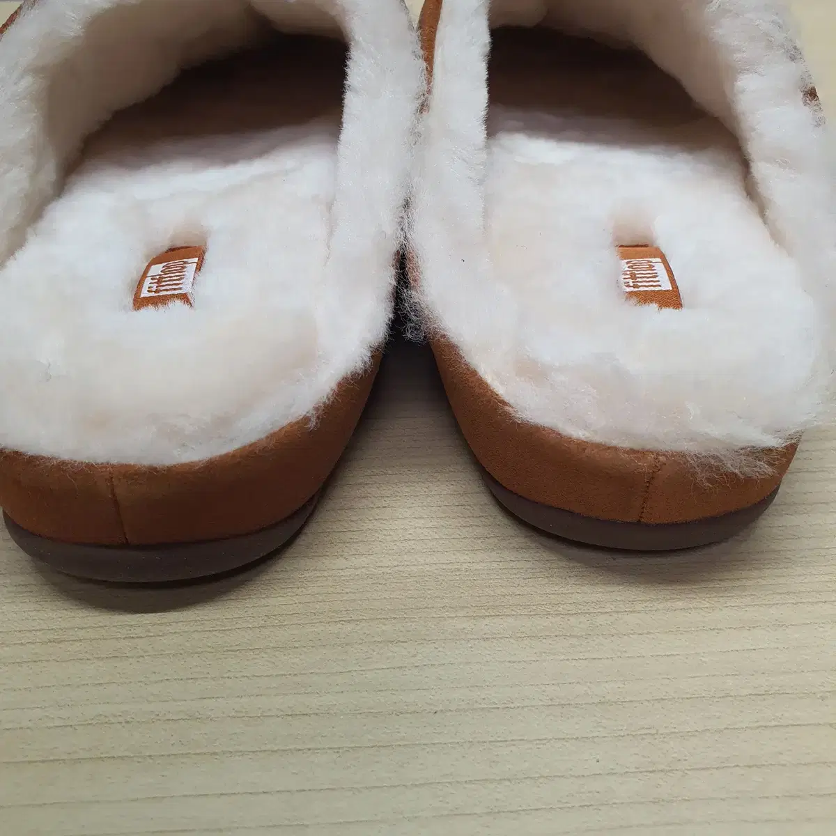 핏플랍 FITFLOP 크리스 시어링 스웨이드 슬리퍼 털슬리퍼