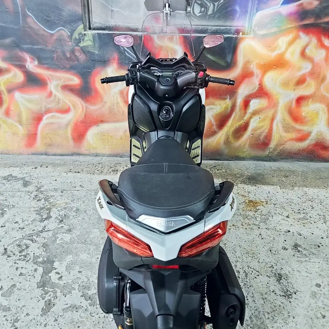 야마하XMAX300CC/23년식/33922KM/화이트/상태최상/출퇴근