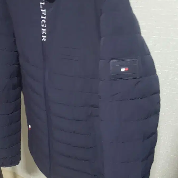 택포 95~100 신품급 정품 TOMMY HILFIGER 경량 다운 패딩