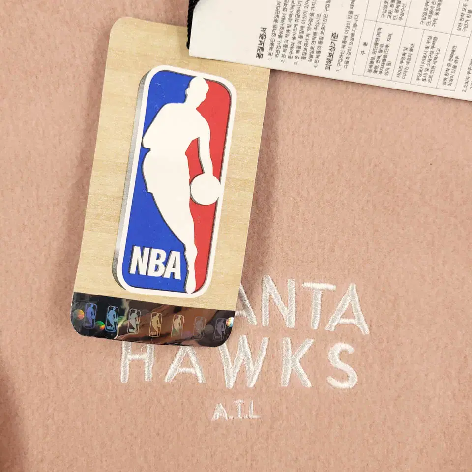 NBA 엔비에이 베이비핑크 화이트 애틀랜타 호크스 자수로고 플리스 후리스