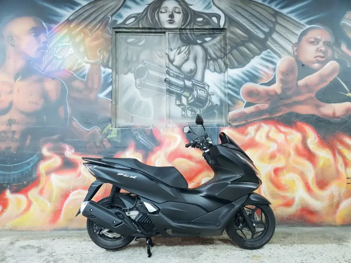 혼다PCX125CC/블랙/84236KM/21년식/스쿠터/마실용/오토바이