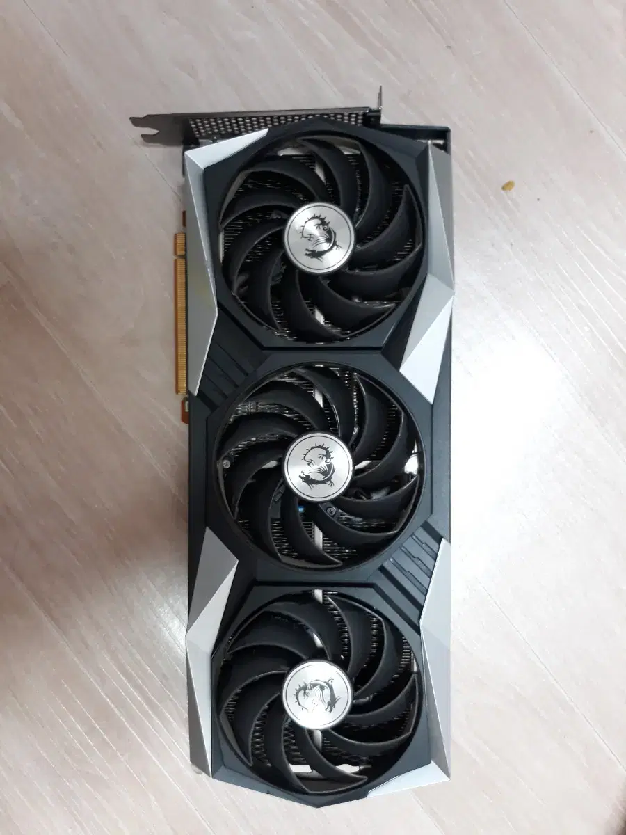 msi 6800xt 그래픽