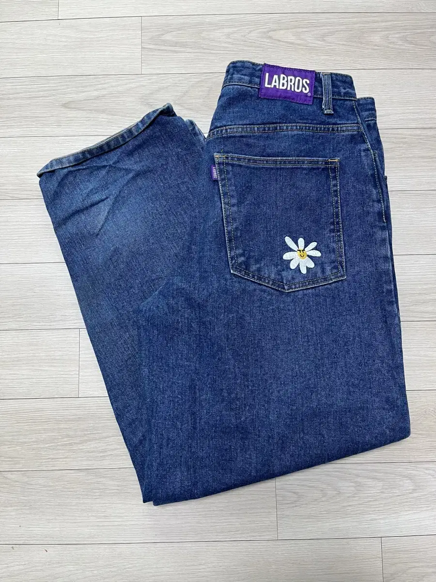 [M] Lavros Daisy Jean Indigo Midnight Blue Jin